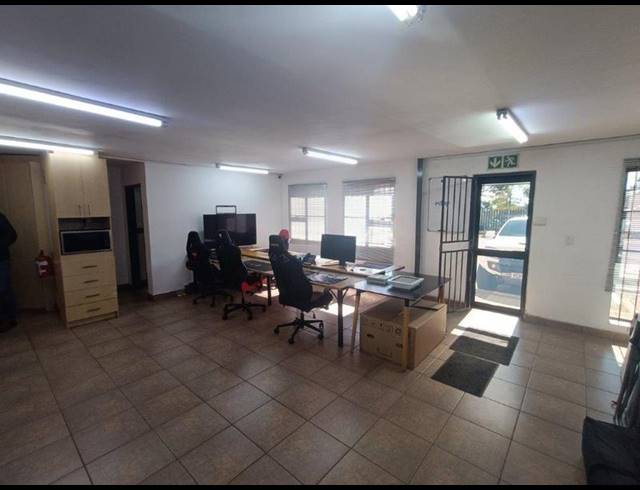 INDUSTRIAL PROPERTY TO RENT IN PRINCESS